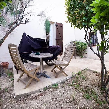 T2 Rdc Climatise, Terrasse, Parking, A Pied * Les Lecques