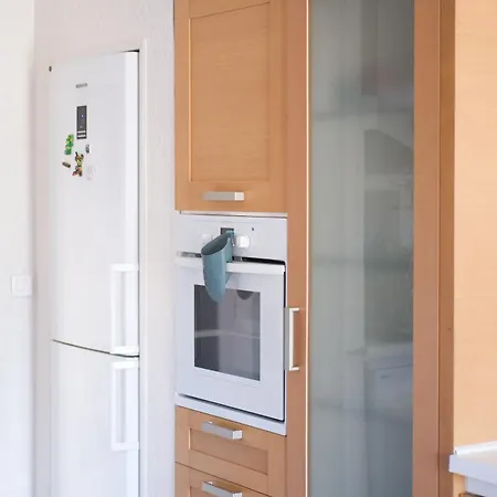 Appartement T2 Rdc Climatise, Terrasse, Parking, A Pied Les Lecques