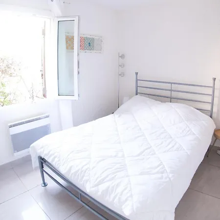 T2 Rdc Climatise, Terrasse, Parking, A Pied Appartement *