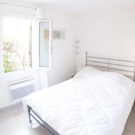T2 Rdc Climatise, Terrasse, Parking, A Pied Les Lecques